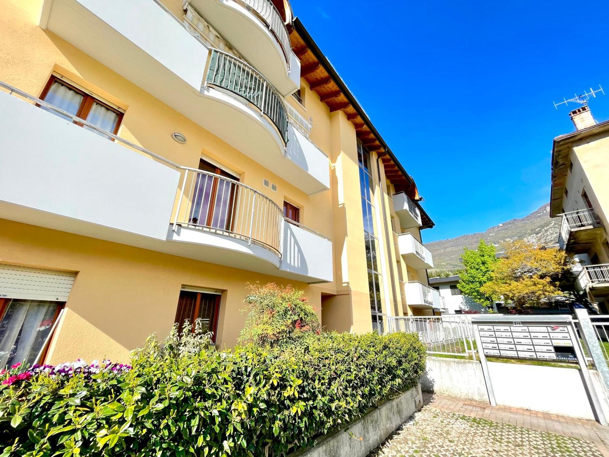 Casa Segantini - Relax Apartment 2 Arco Exteriör bild